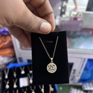 Dainty necklace