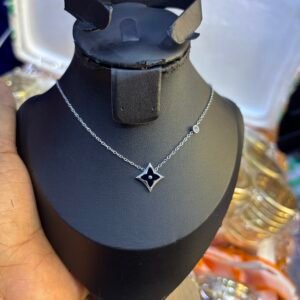 Dainty necklace